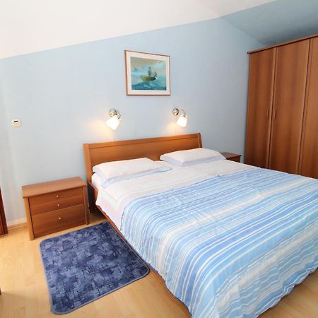 Apartments By The Sea Mandre, Pag - 6284 Kolan Pokój zdjęcie