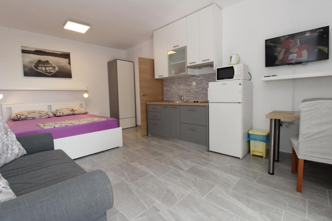Apartments By The Sea Mandre, Pag - 6284 Kolan Zewnętrze zdjęcie