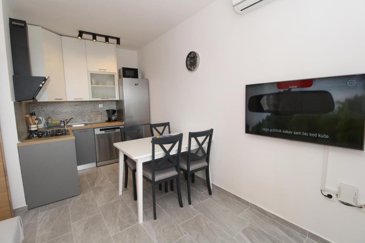 Apartments By The Sea Mandre, Pag - 6284 Kolan Zewnętrze zdjęcie