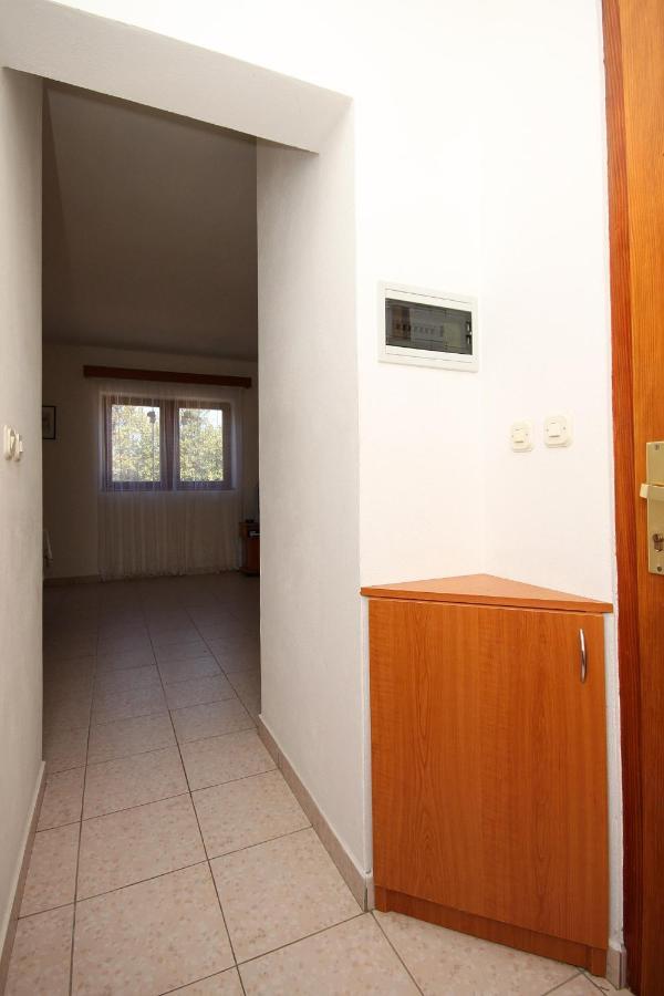 Apartments By The Sea Mandre, Pag - 6284 Kolan Zewnętrze zdjęcie