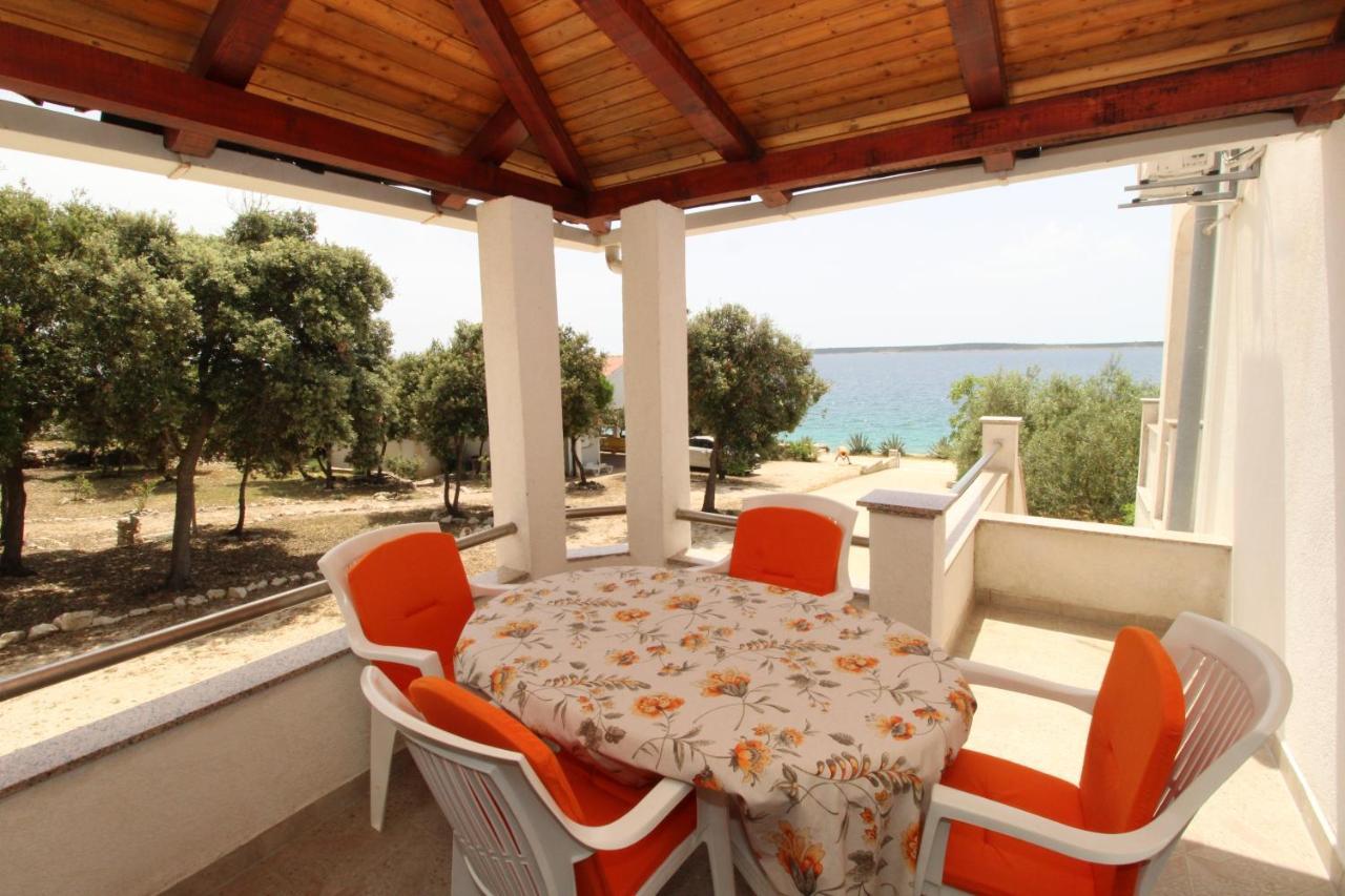 Apartments By The Sea Mandre, Pag - 6284 Kolan Zewnętrze zdjęcie