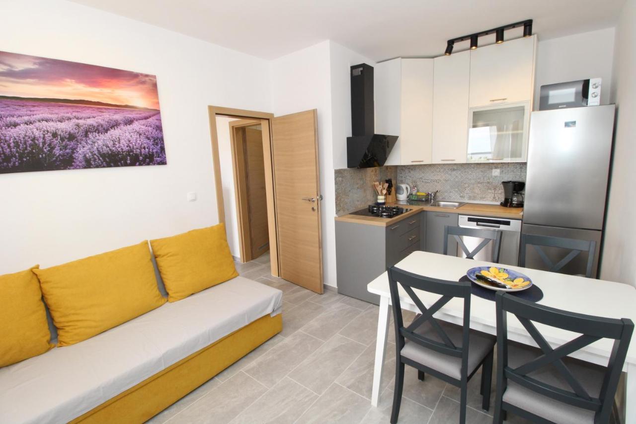 Apartments By The Sea Mandre, Pag - 6284 Kolan Zewnętrze zdjęcie