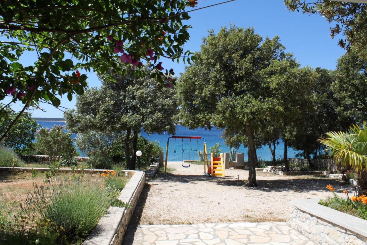 Apartments By The Sea Mandre, Pag - 6284 Kolan Zewnętrze zdjęcie