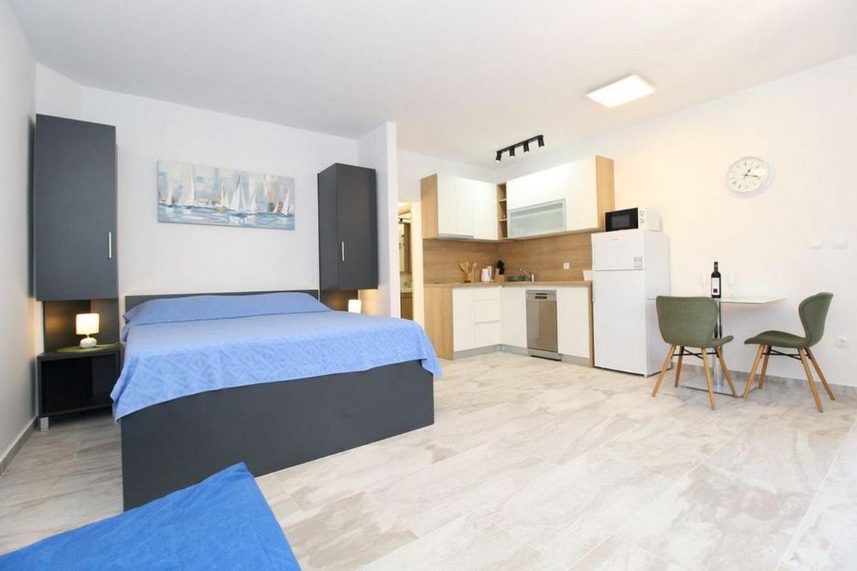 Apartments By The Sea Mandre, Pag - 6284 Kolan Zewnętrze zdjęcie