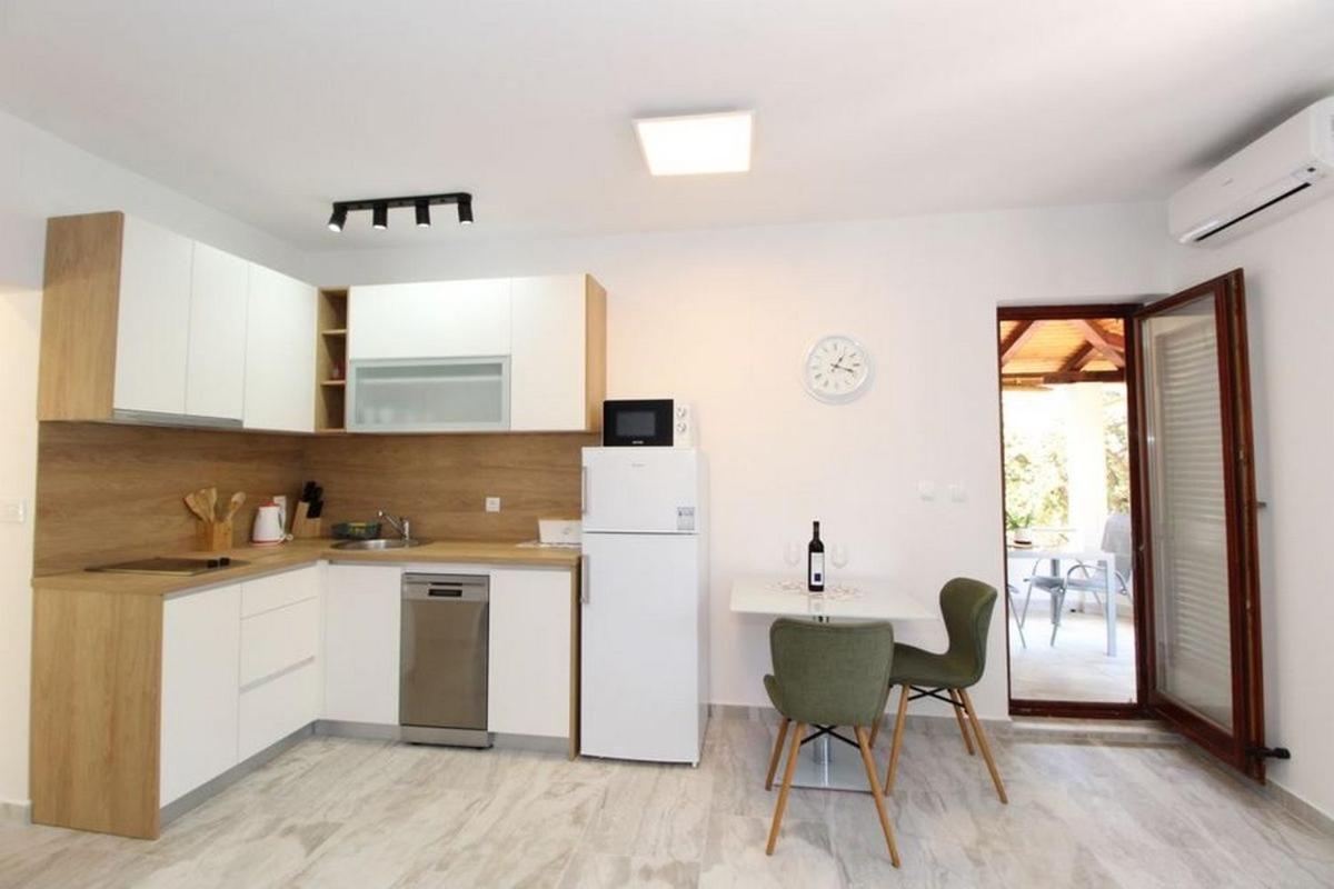 Apartments By The Sea Mandre, Pag - 6284 Kolan Pokój zdjęcie