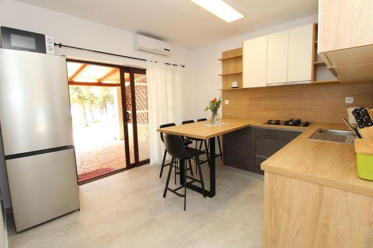 Apartments By The Sea Mandre, Pag - 6284 Kolan Pokój zdjęcie